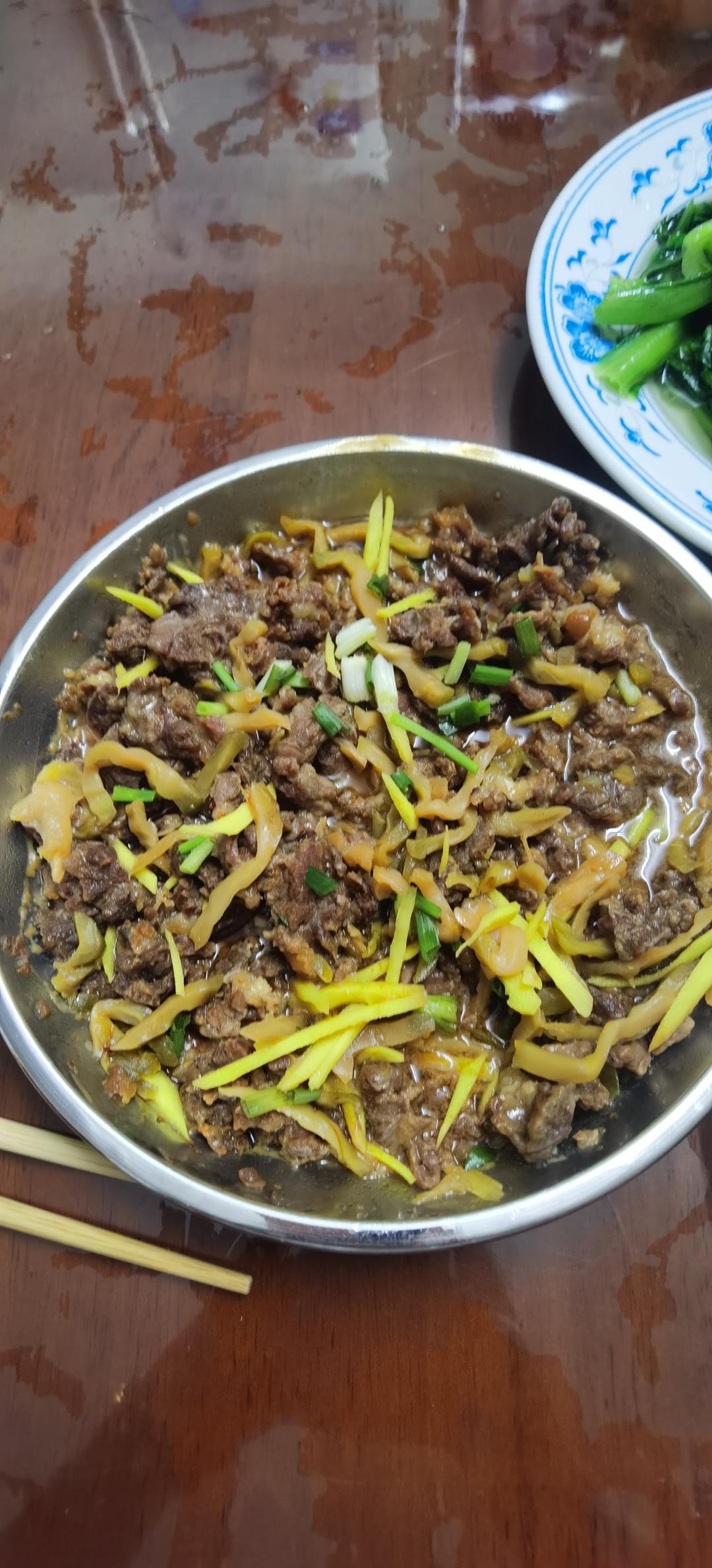 快手菜-榨菜蒸牛肉