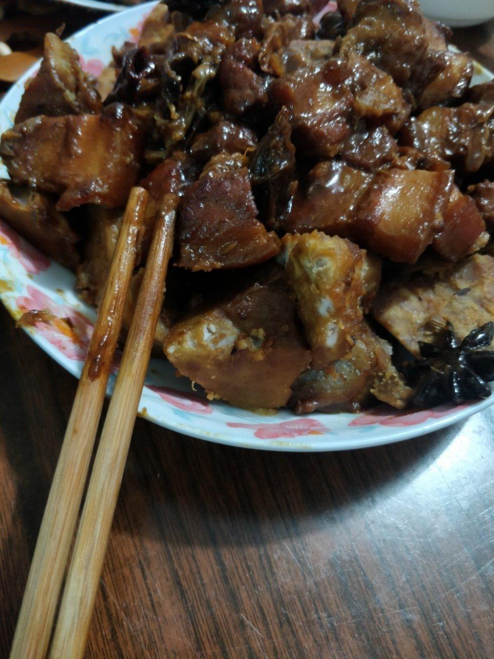 快手金蒜红烧肉