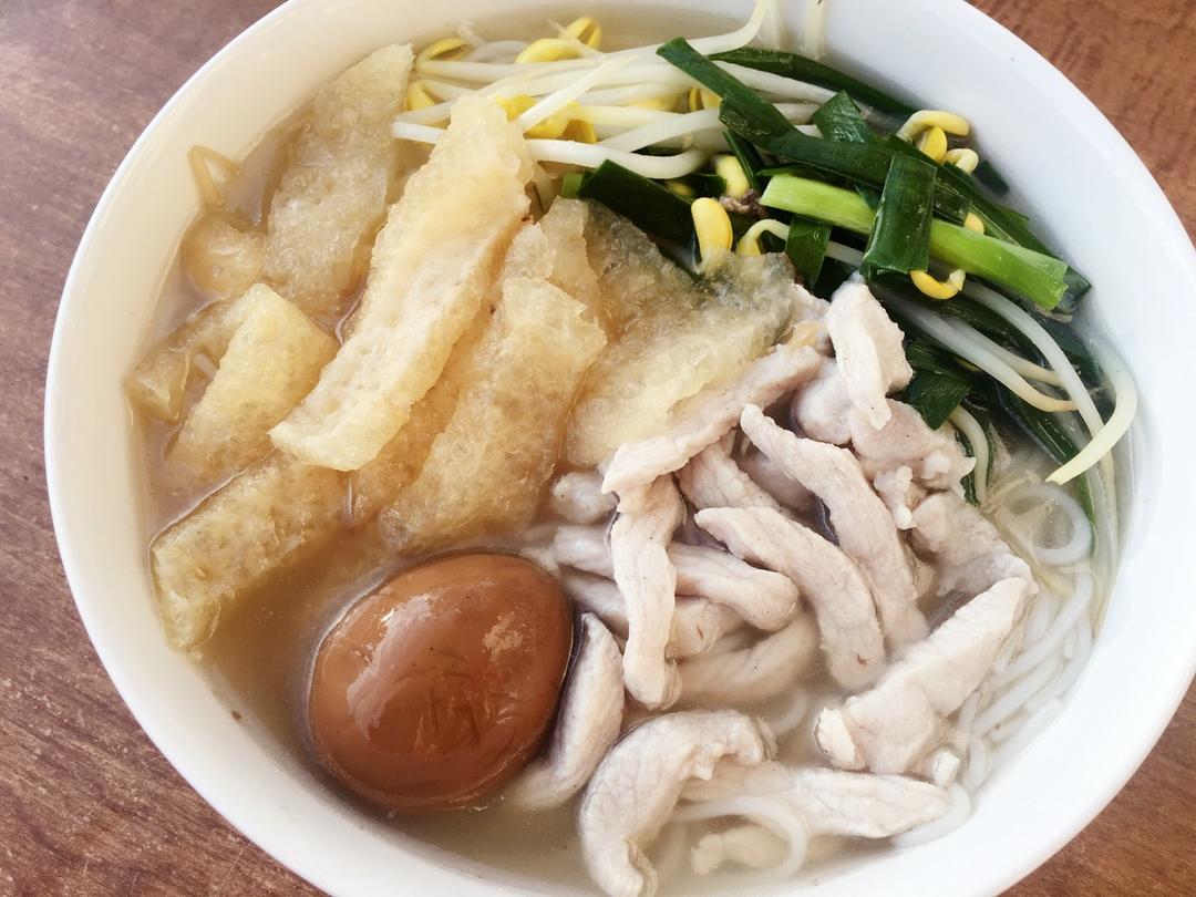 我是陈小虹做的龙岩清汤粉