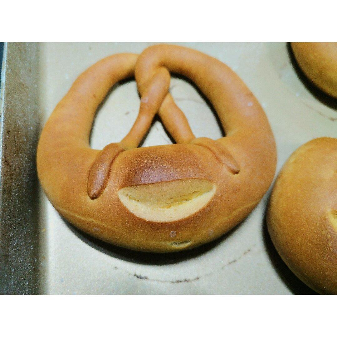 德国碱水面包Brezen（普雷节、巴伐利亚面包、扭结面包）