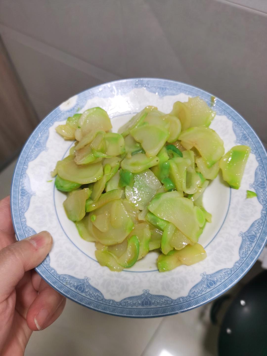 清炒儿菜（清香翠绿超好吃）
