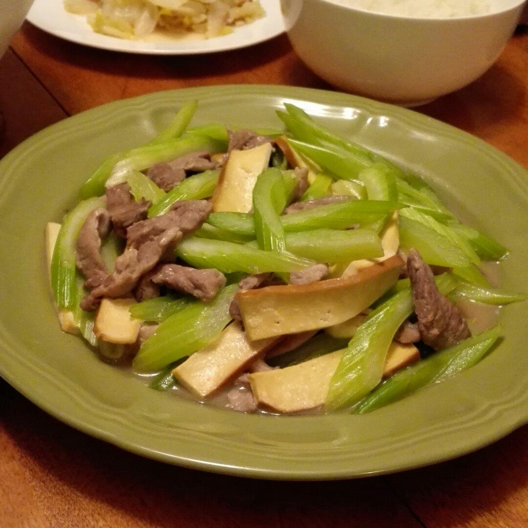 西芹炒肉