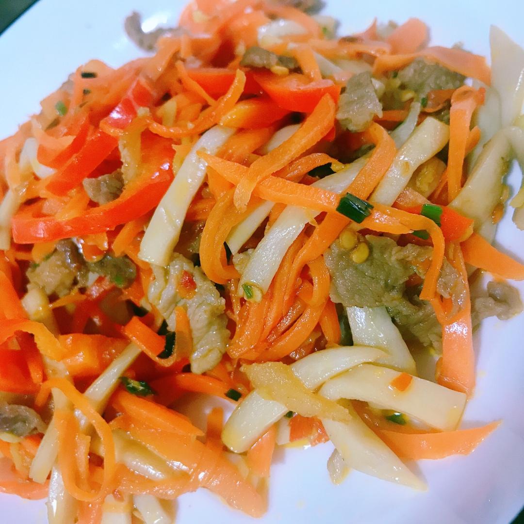 素炒三丝（青椒杏鲍菇胡萝卜）