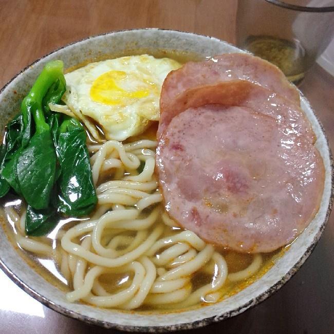火腿鸡蛋面