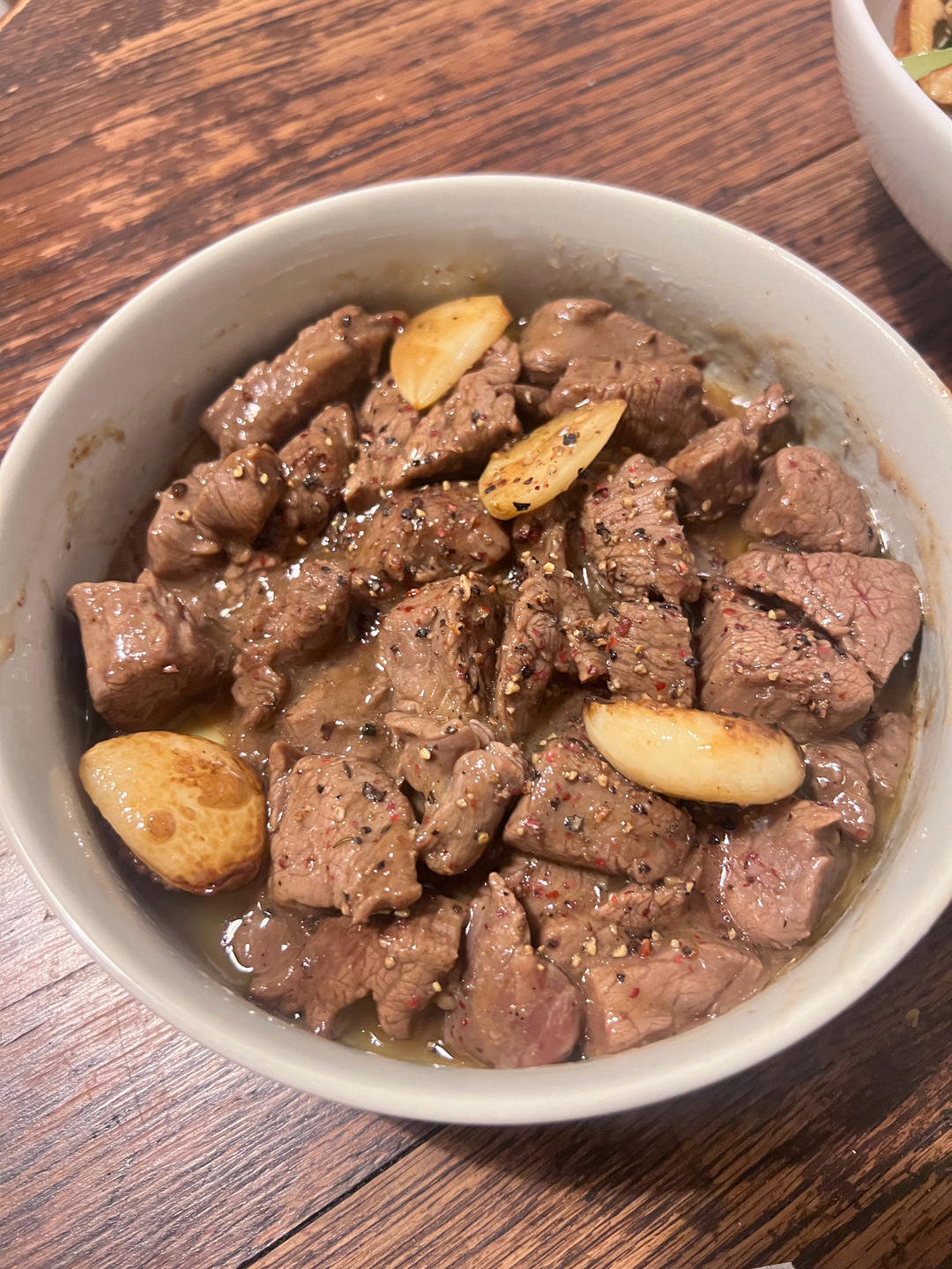 好吃到舔盘的蒜香黑椒牛肉粒