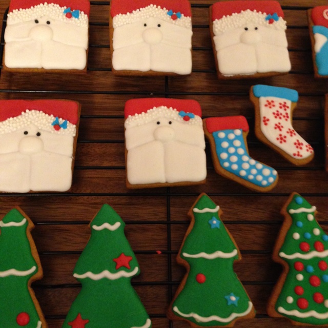 圣诞卡通糖霜饼干--圣诞老人和麋鹿