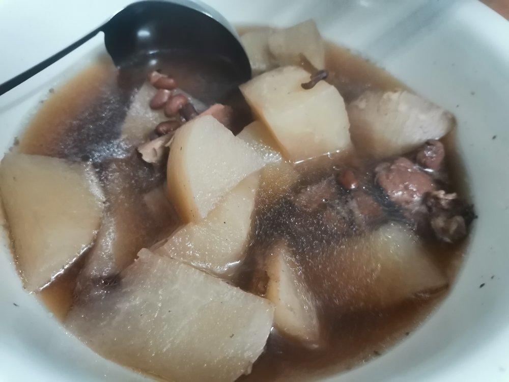 沙葛眉豆赤小豆扁豆煲猪扇骨汤