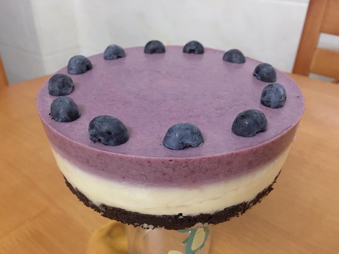 蓝莓慕斯蛋糕