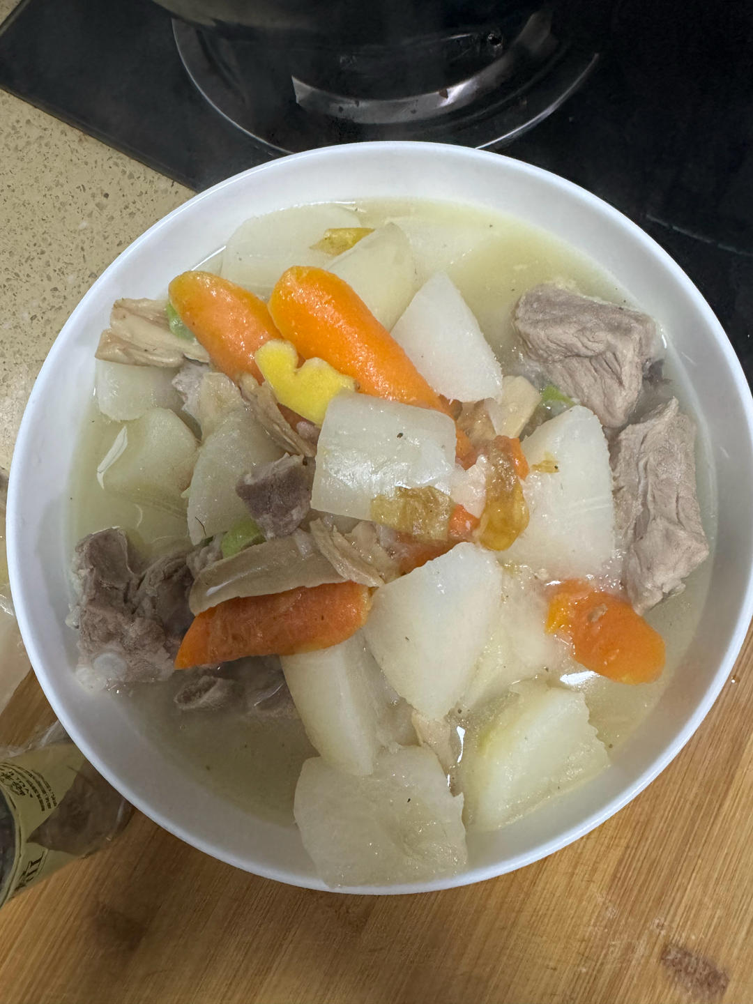 萝卜炖排骨-秋冬懒人汤