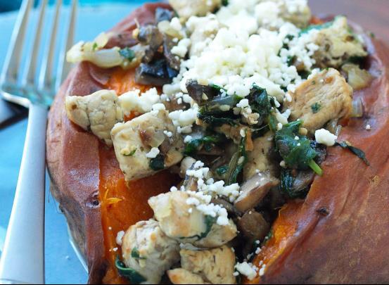 Chicken Spinach Mushroom and Feta Stuffed Sweet Potato芝士鸡肉菠菜蘑菇填地瓜