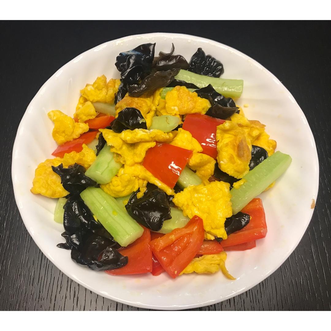 黄瓜木耳炒鸡蛋