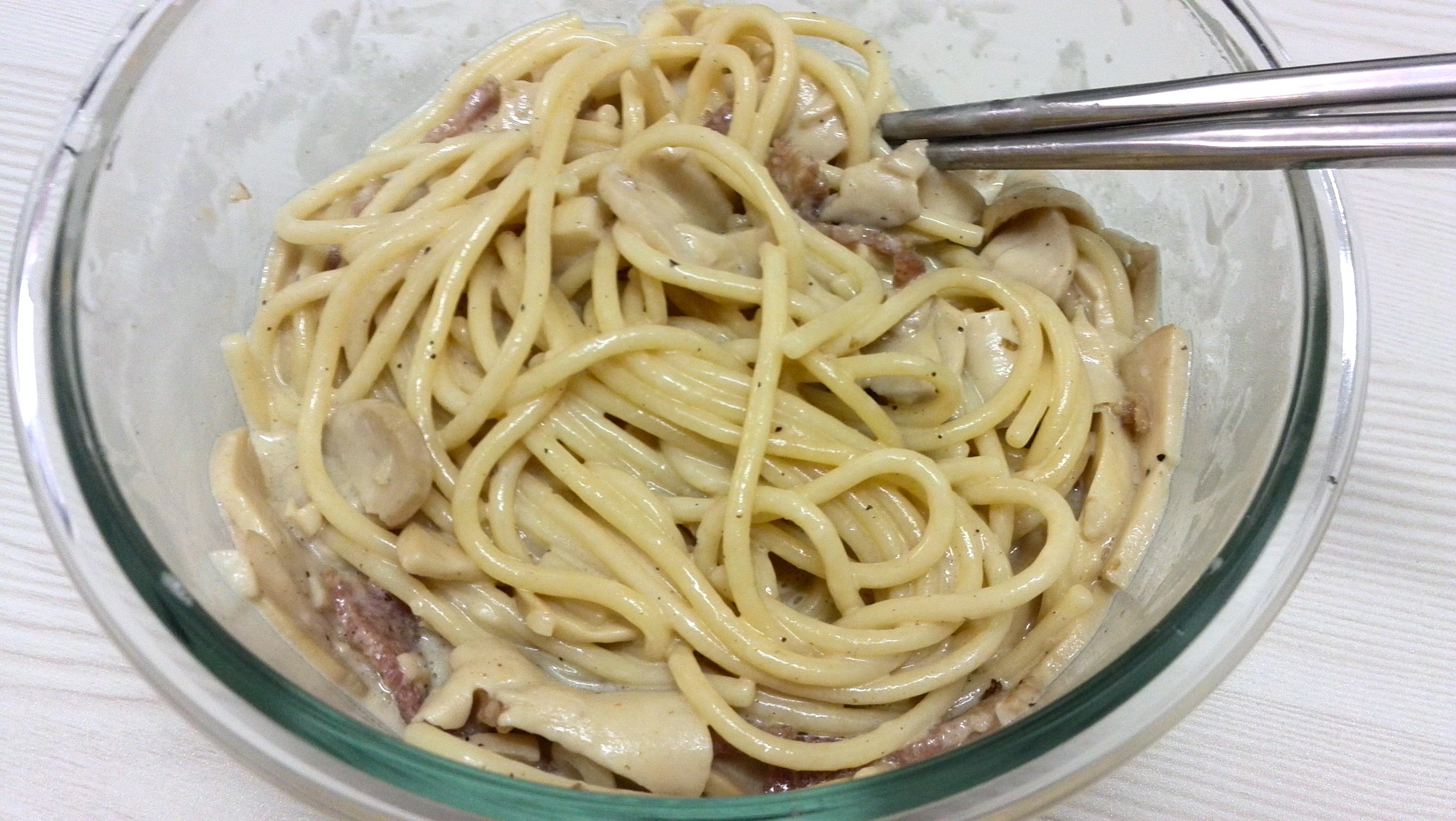 白蘑菇奶油培根意面