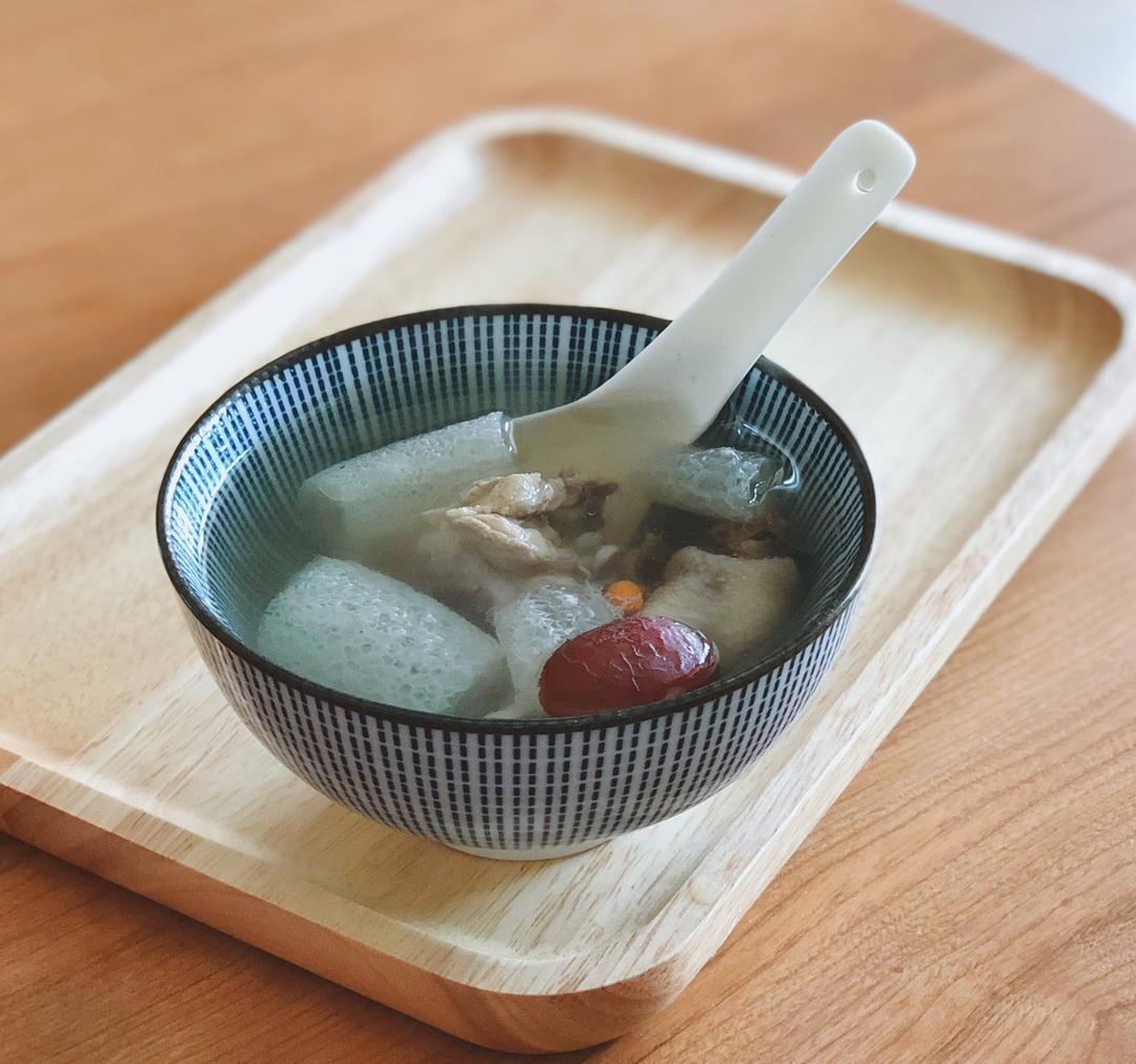 竹荪土鸡汤