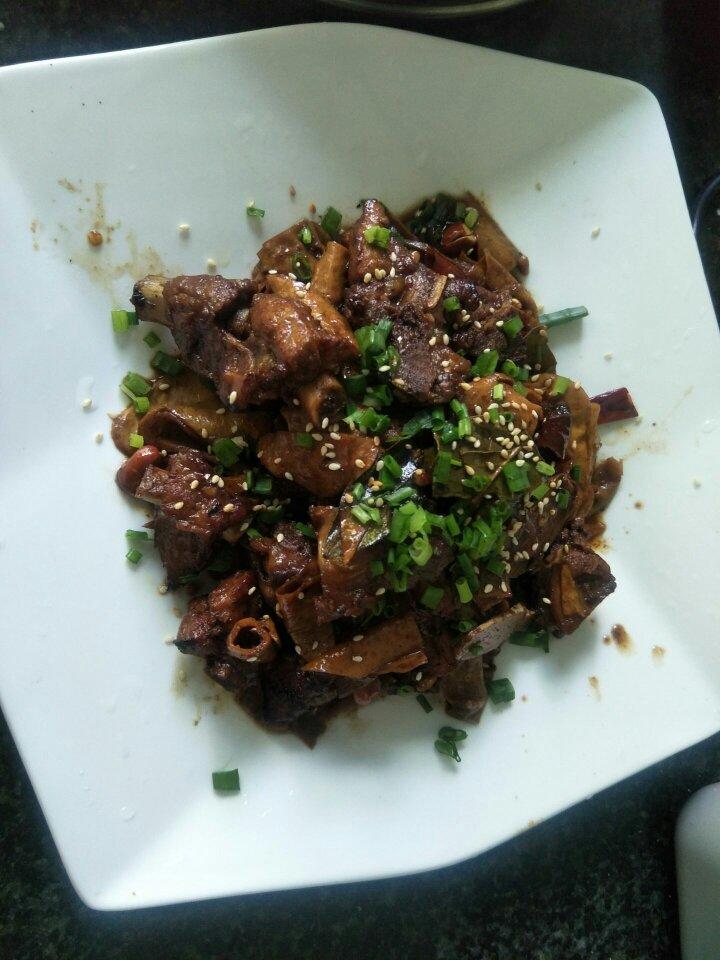 最简单最好吃的红烧排骨