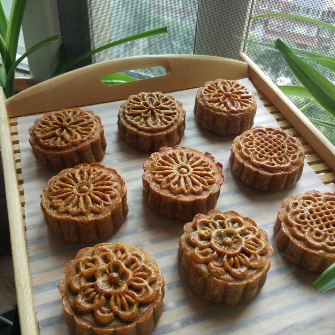 广式月饼——蛋黄莲蓉月饼
