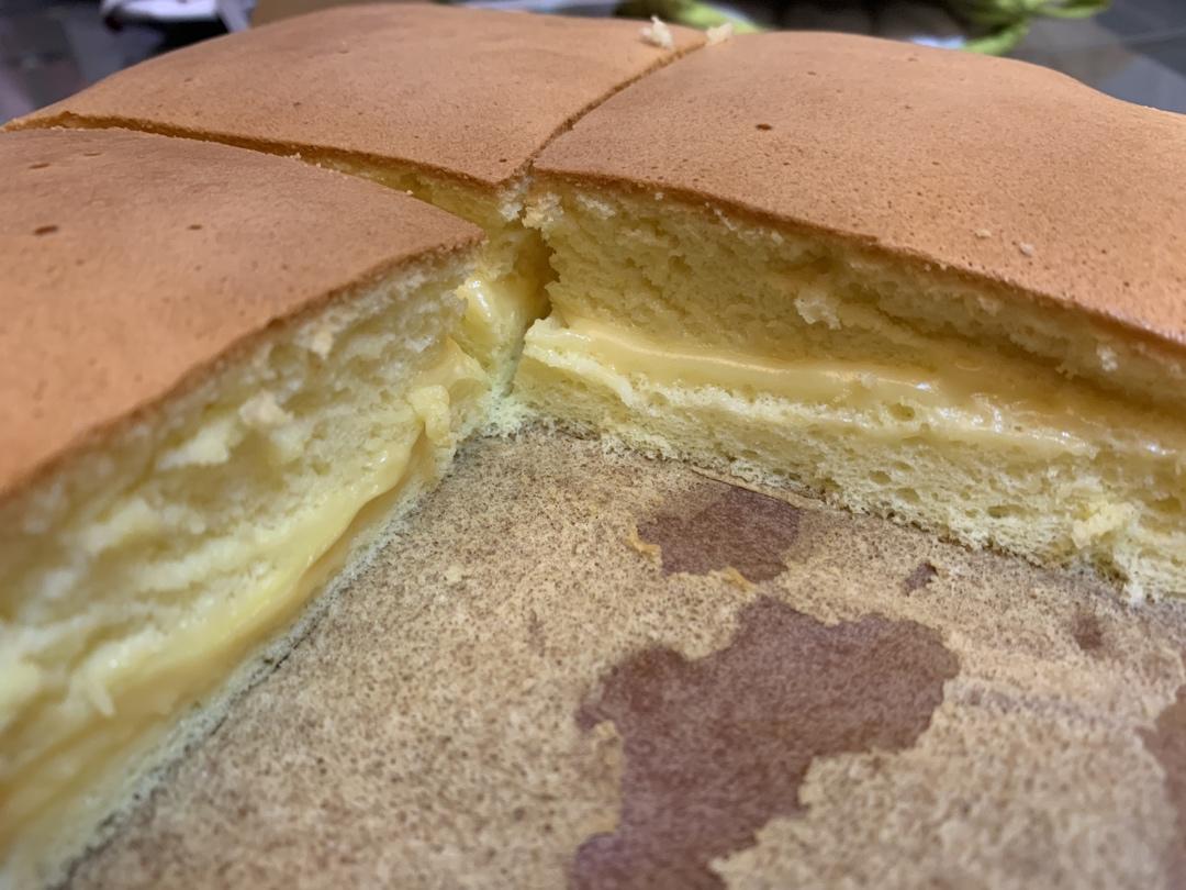 堪比柯基屁股
爆浆芝士🧀古早蛋糕