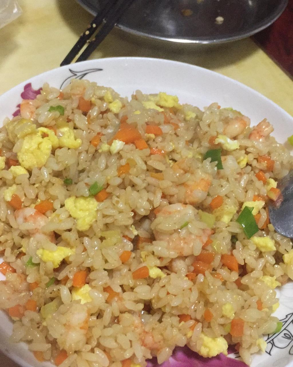 鲜虾炒饭