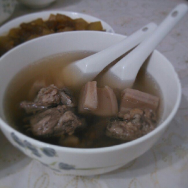 莲藕排骨汤