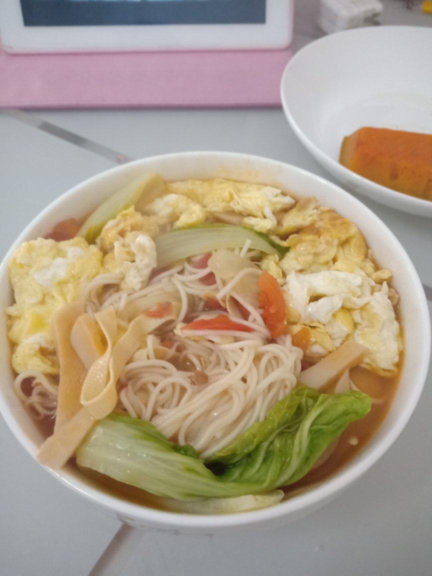 恨不得抱着锅舔的番茄鸡蛋面