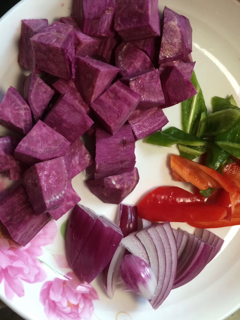 年夜饭宴客菜——紫气兆祥之紫薯脆香骨的做法 步骤2