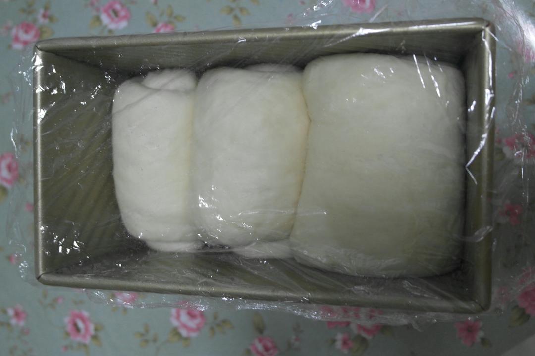 朴素的牛奶吐司