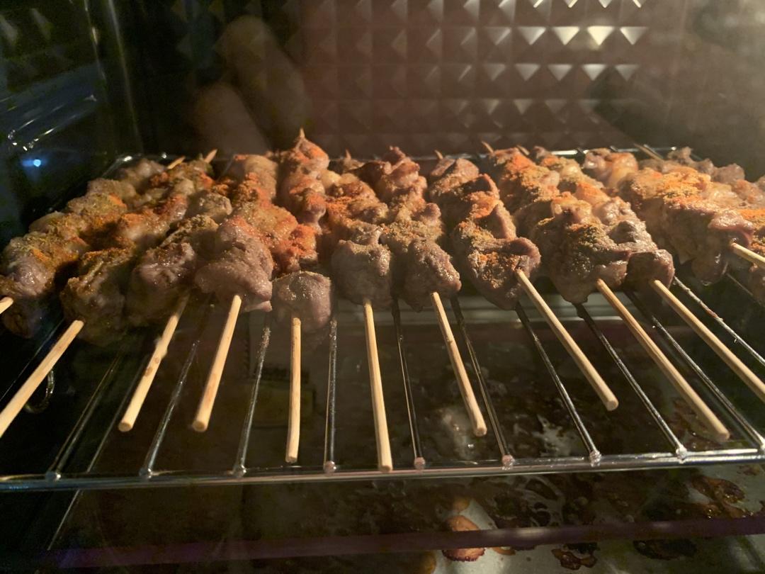 羊肉串用家里烤箱烤出明火烧烤的味道！