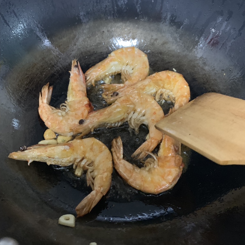 萝卜粉丝炖大虾的做法 步骤7