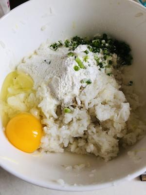 #剩米饭的一百种吃法#之米饭萝卜丝丸子的做法 步骤3