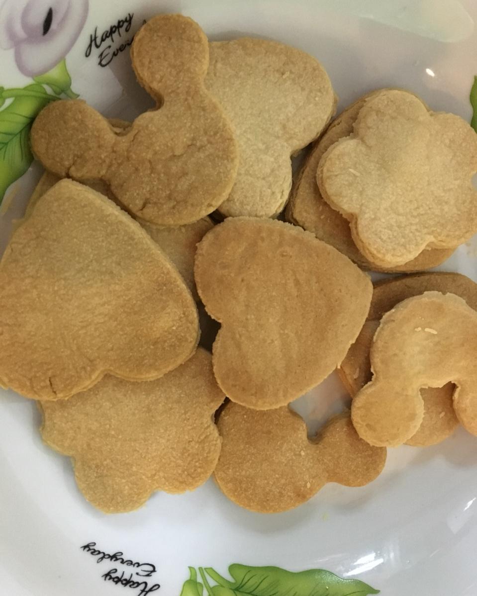 超简单！好吃又平整的糖霜饼干底的做法（附贴心小提示哦）
