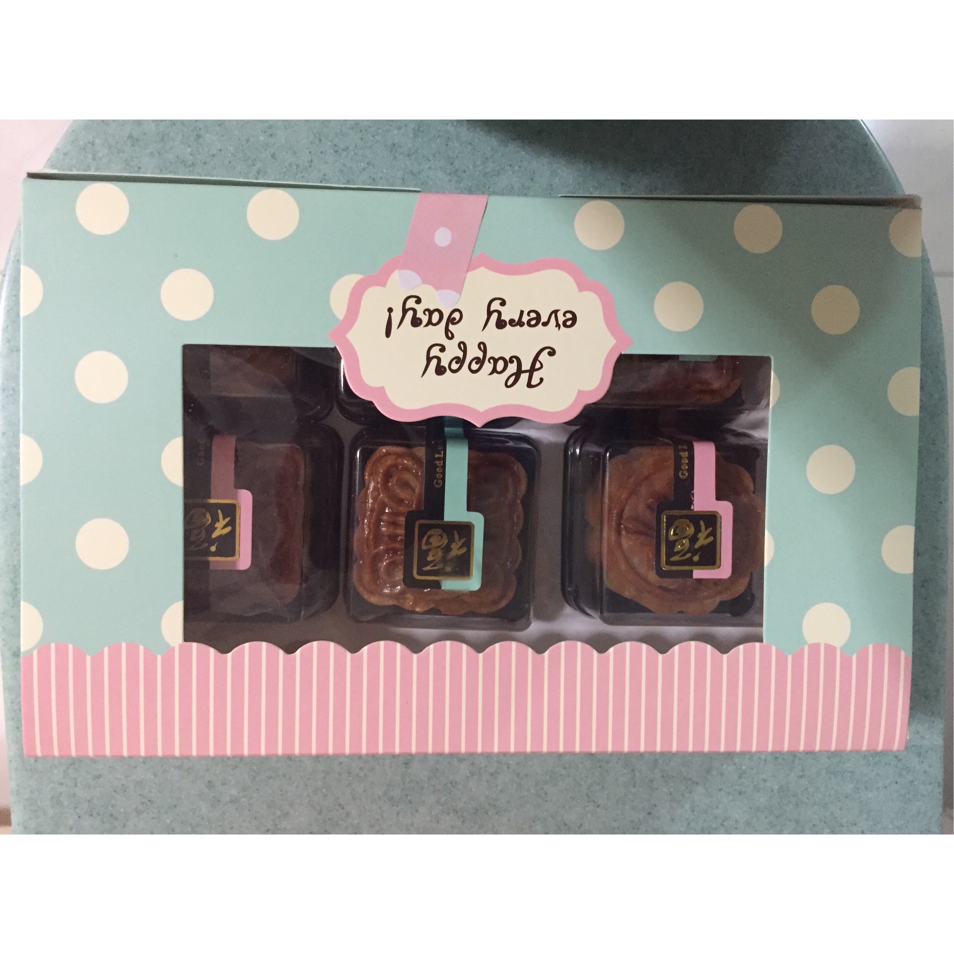 广式月饼－－蛋黄豆沙月饼