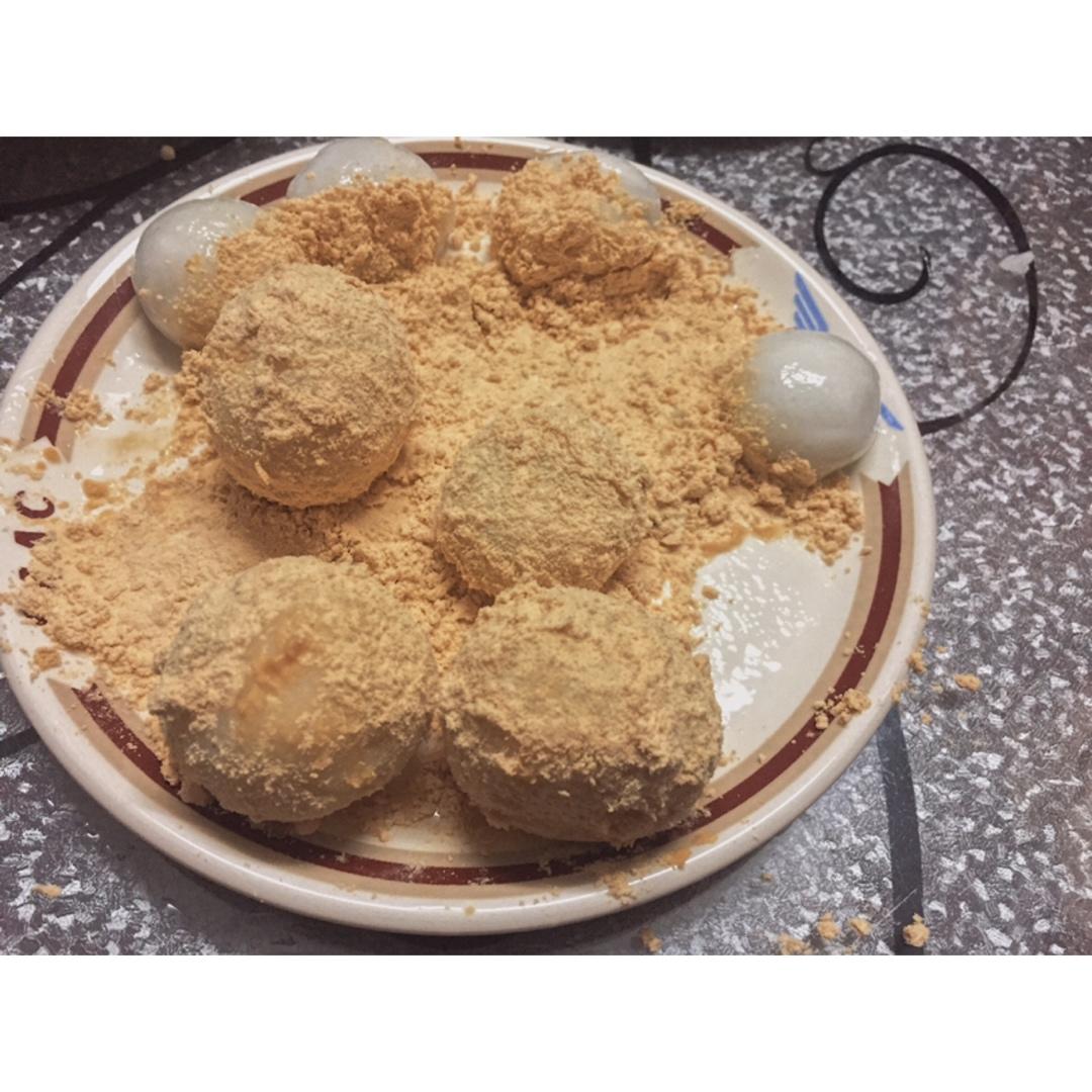 黄豆粉滚汤圆(伪驴打滚)