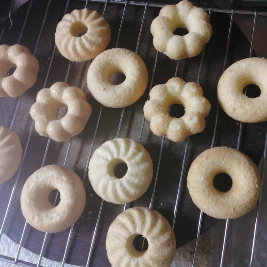 无泡打粉的甜甜圈蛋糕