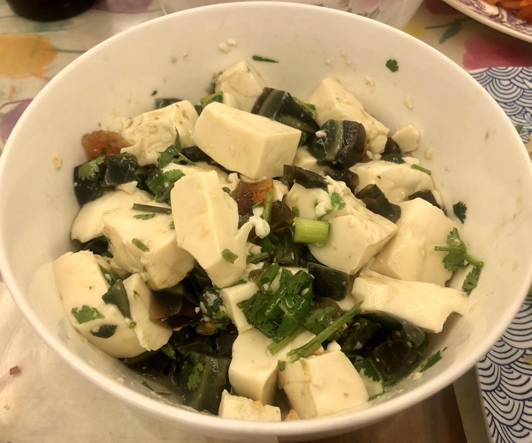 凉拌皮蛋豆腐