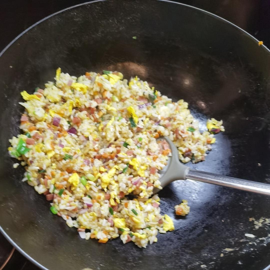 黄金火腿肠蛋炒饭