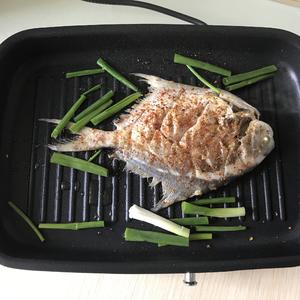 外酥里嫩的烤鱼的做法 步骤8
