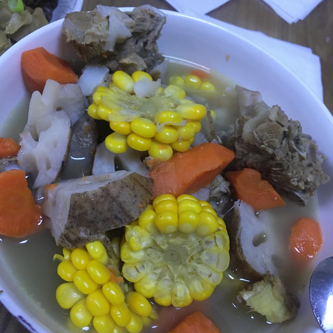 排骨炖玉米