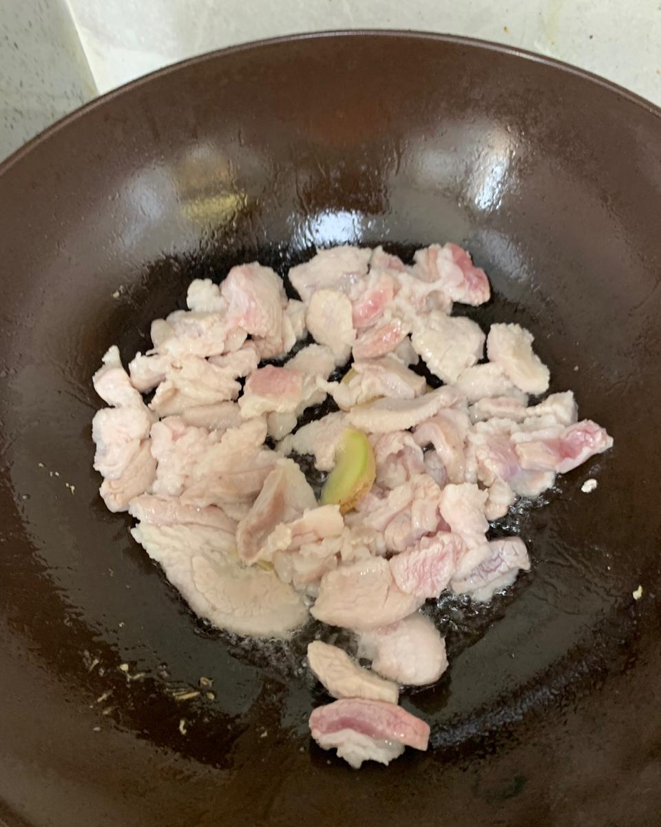泡菜炒五花肉
