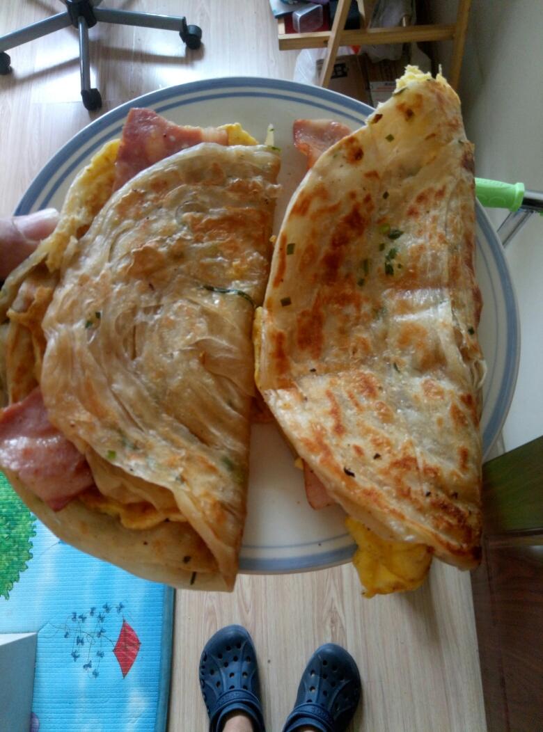培根鸡蛋手抓饼的做法