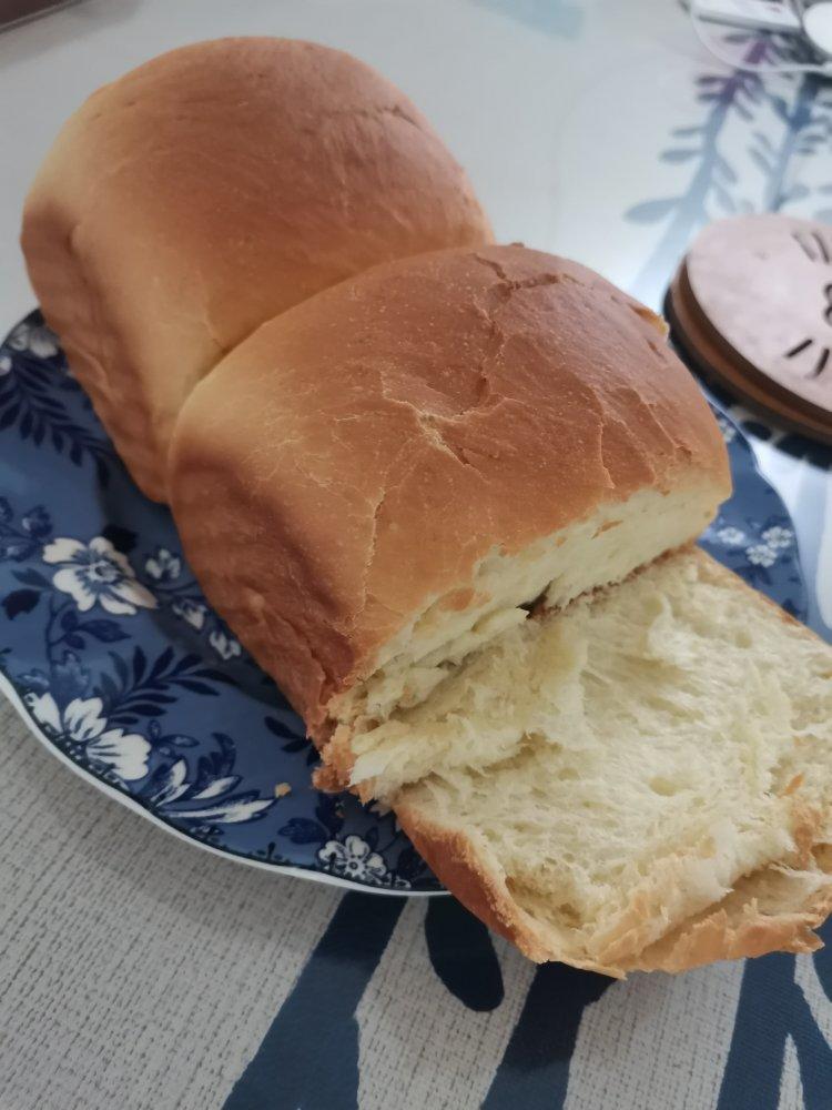 用烤箱自己做面包--手工牛奶吐司面包