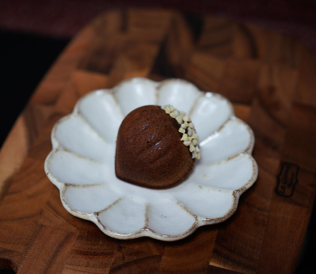 焦糖栗子玛德琳🌰圆滚滚细腻绵软，咬一口不甜不腻～