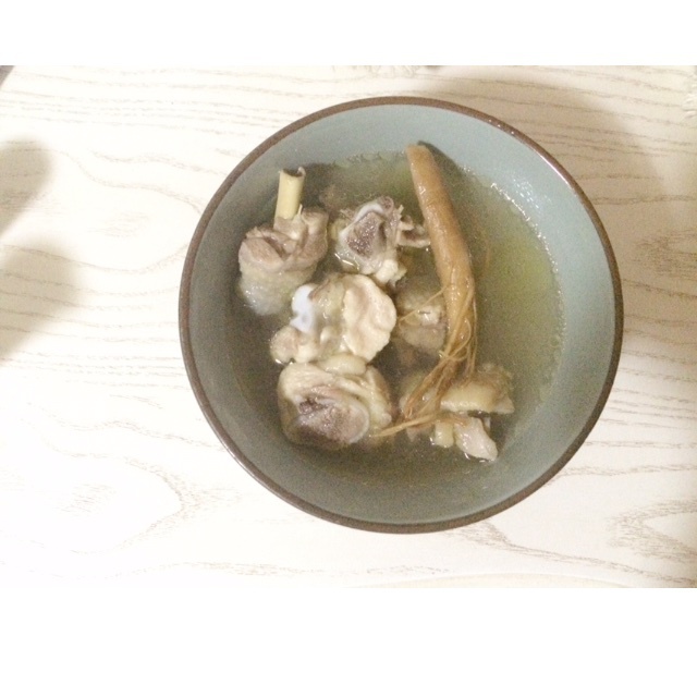 香菇炖鸡汤