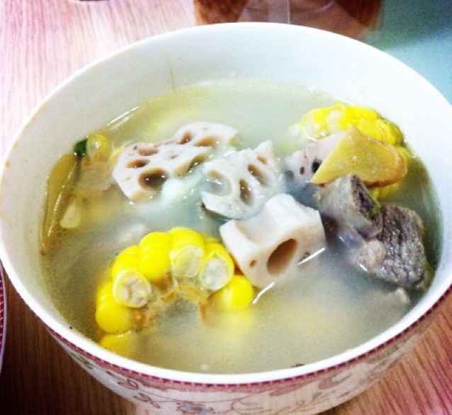 莲藕玉米排骨汤