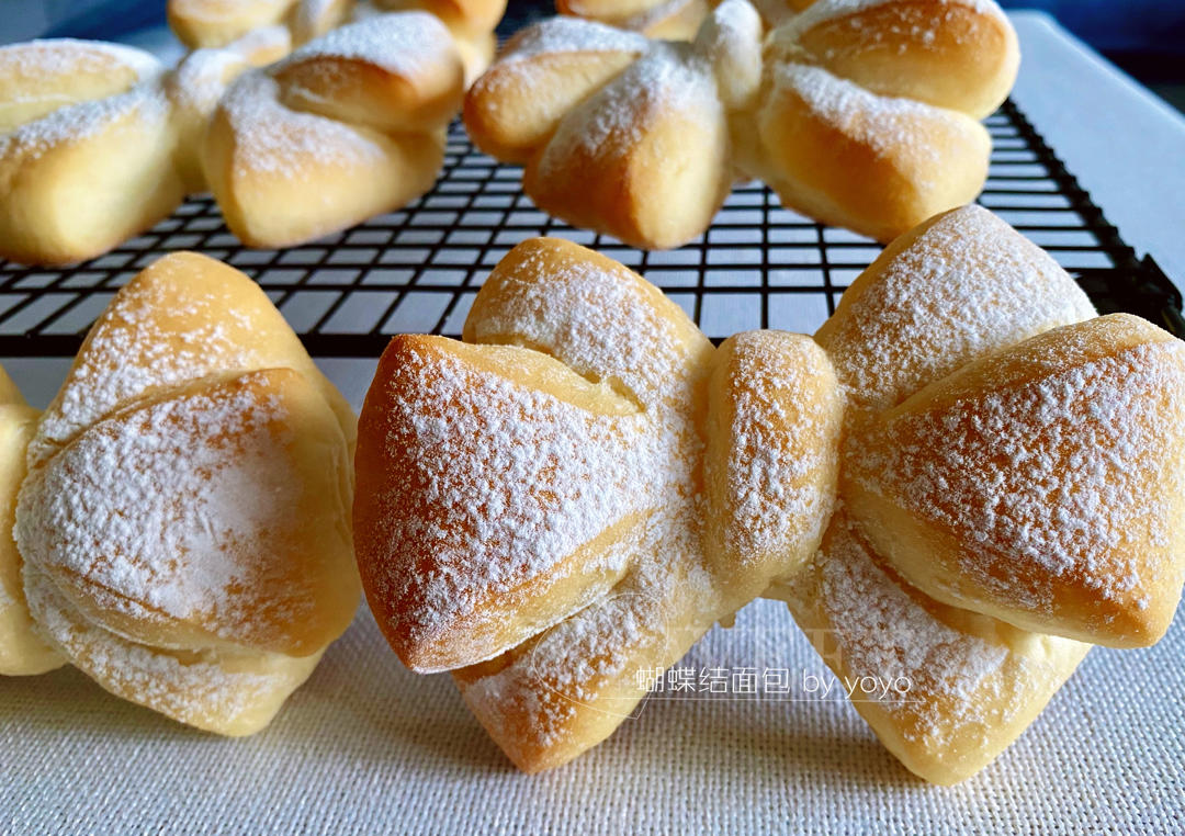 满满少女心的蝴蝶结🎀面包