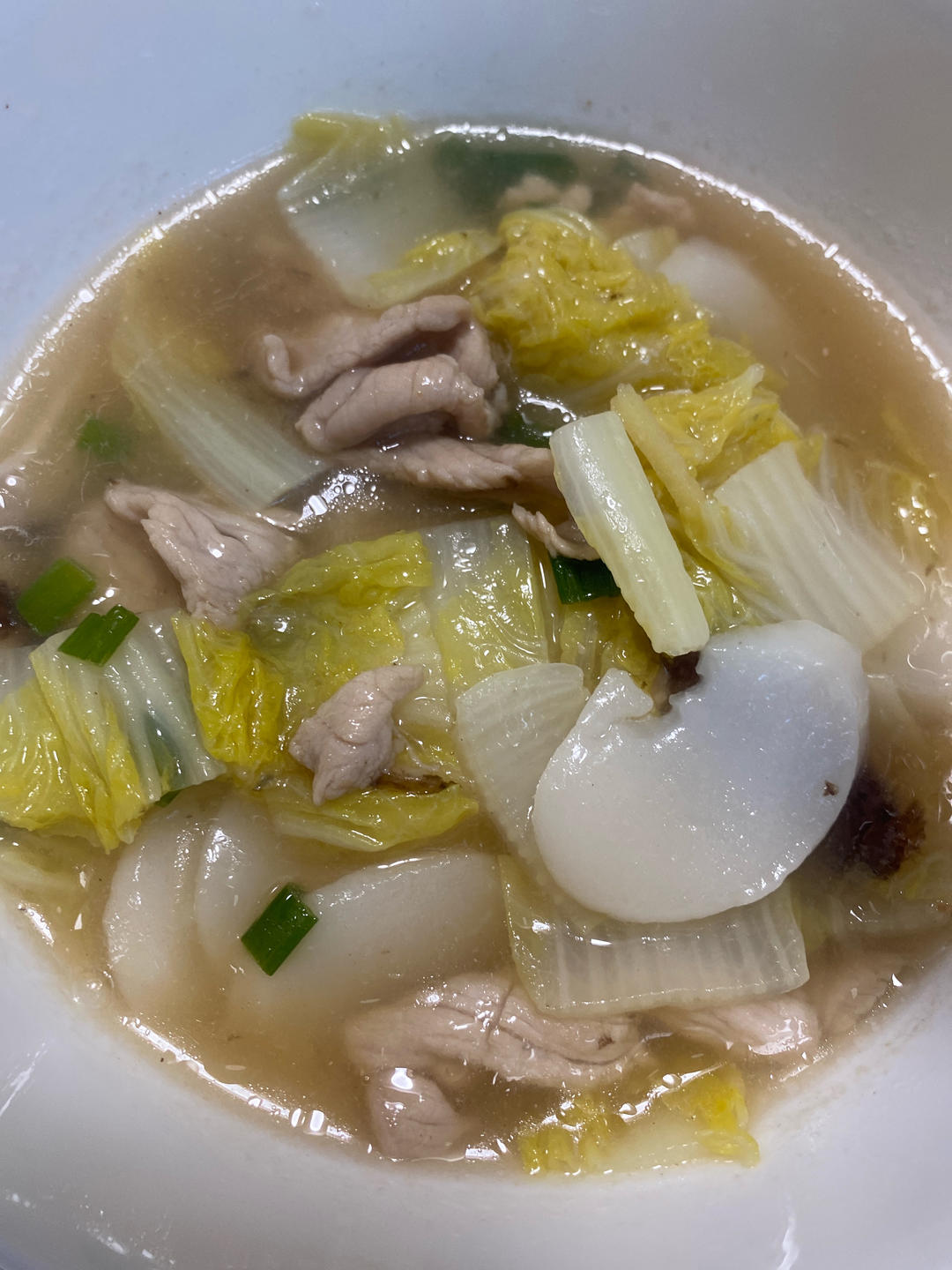 【白菜肉丝年糕汤】