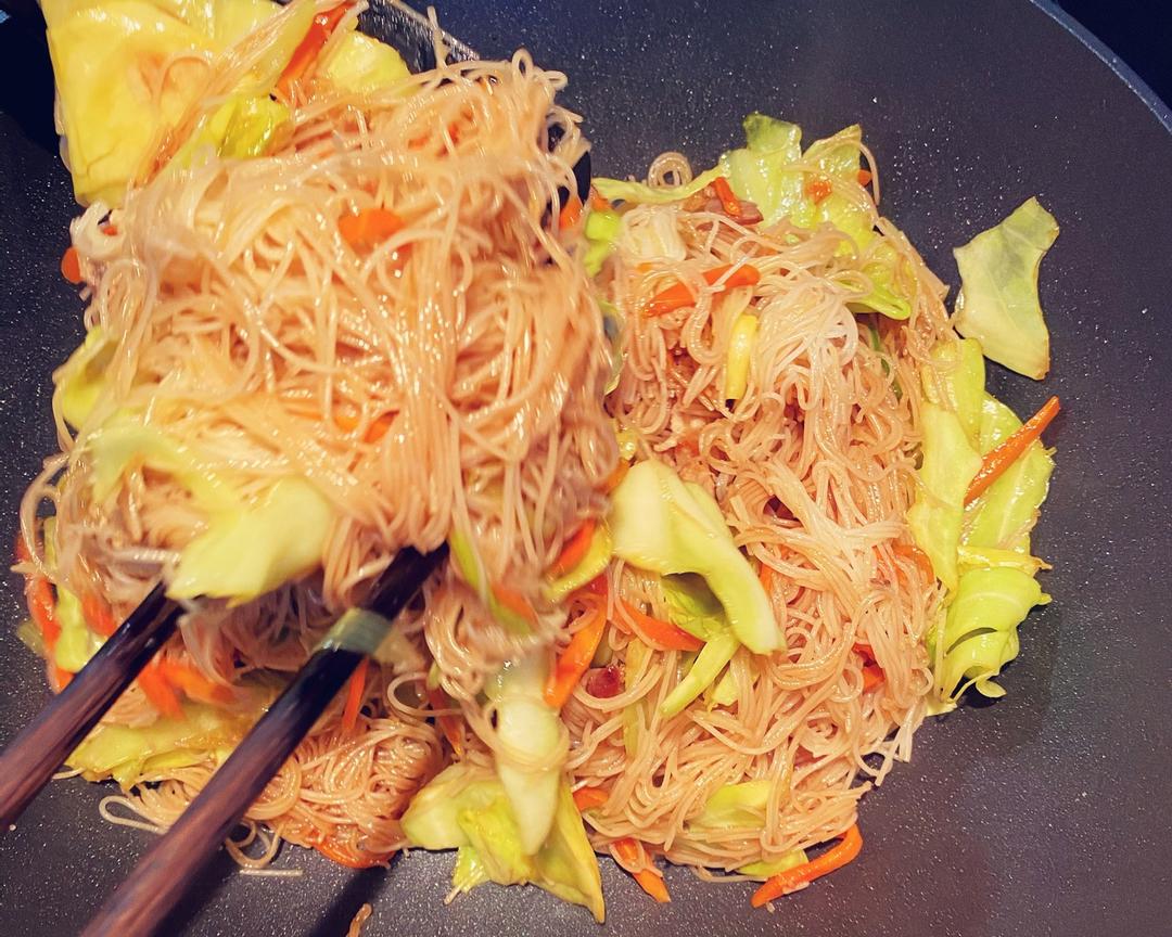 宅家必备技能/黯然销魂炒粉干/建议搭配一碗番茄蛋花汤哟～的做法 步骤13