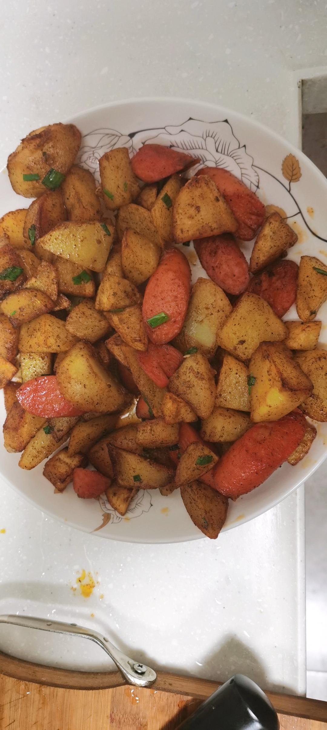 香辣过瘾的孜然土豆火腿，比路边摊还好吃