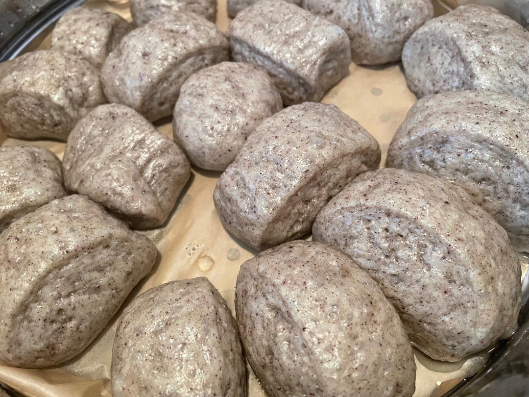 补钙又好吃😋简单快手奶香黑芝麻馒头