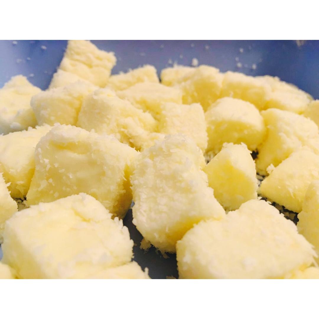 完胜85度C牛奶椰丝小方