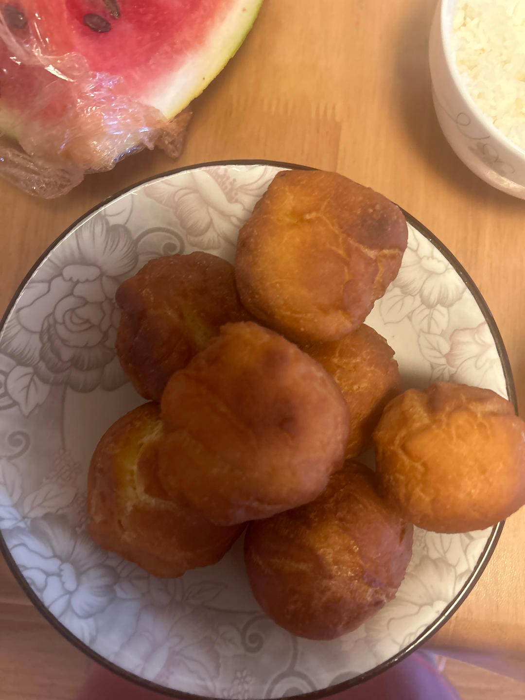 三个鸡蛋一碗面 不用烤箱 也能做出老式开花小面包 松软好吃不吸油 附细节视频详解