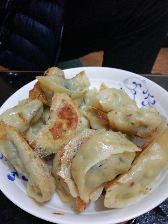 芹菜木耳虾皮鸡蛋素饺子